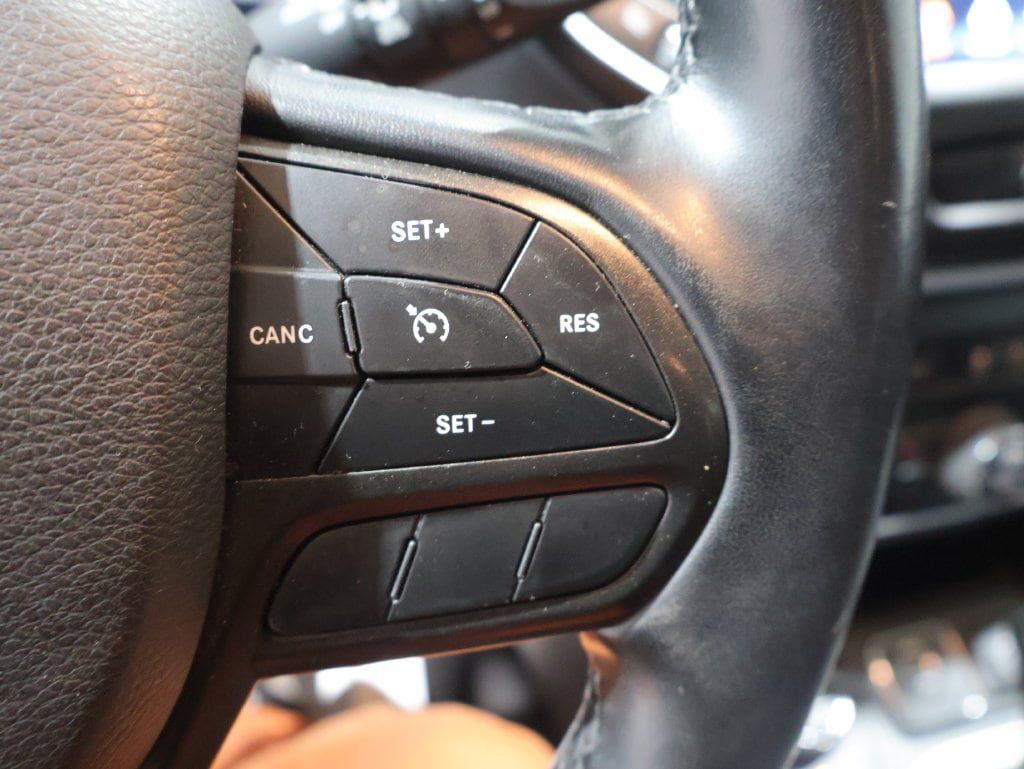Used 2021 Jeep Cherokee Trailhawk w/ Comfort/Convenience Group AWD/4WD image 34