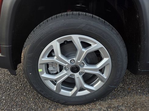 New 2026 Jeep Compass Latitude image 19