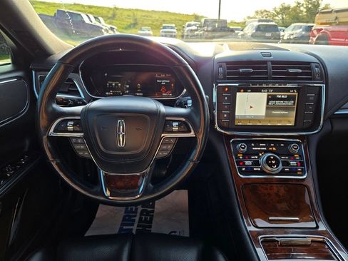 Used 2018 Lincoln Continental Select w/ Continental Climate Package AWD/4WD image 19