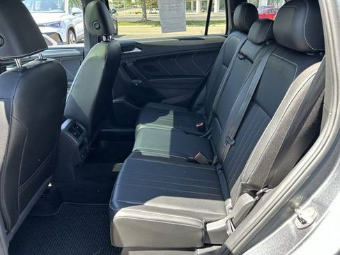 Used 2022 Volkswagen Tiguan SE R-Line AWD/4WD image 24