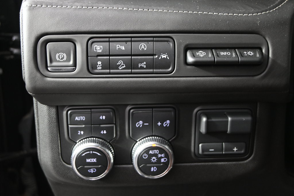 Used 2024 GMC Yukon XL Denali Ultimate AWD/4WD image 24