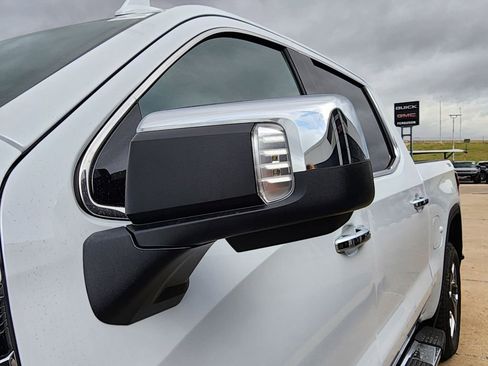 New 2026 GMC Sierra 1500 SLT image 13