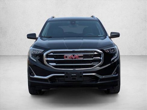 Used 2021 GMC Terrain SLT w/ Infotainment Package II image 2