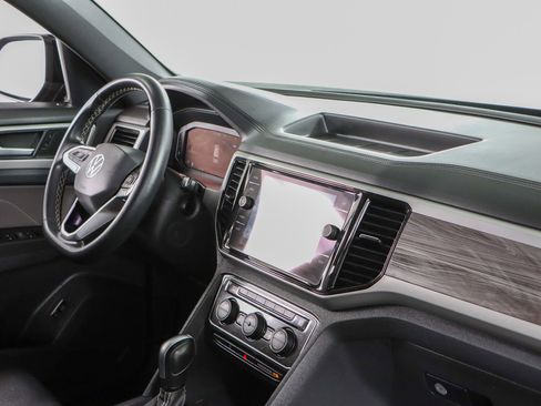 Used 2022 Volkswagen Atlas Cross Sport SE AWD/4WD image 25
