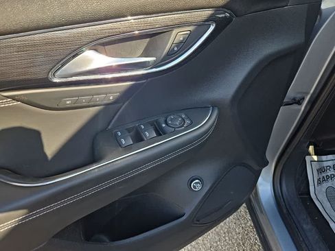 Used 2023 Buick Envision Essence FWD image 10