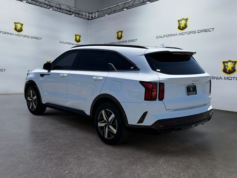 Used 2022 Kia Sorento S w/ Panoramic Sunroof Package FWD image 3
