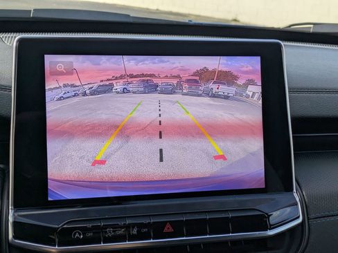 Used 2025 Jeep Compass Latitude w/ Altitude Special Edition image 19