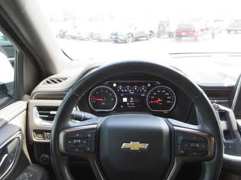 Used 2021 Chevrolet Suburban High Country w/ Premium Package 2 AWD/4WD image 39