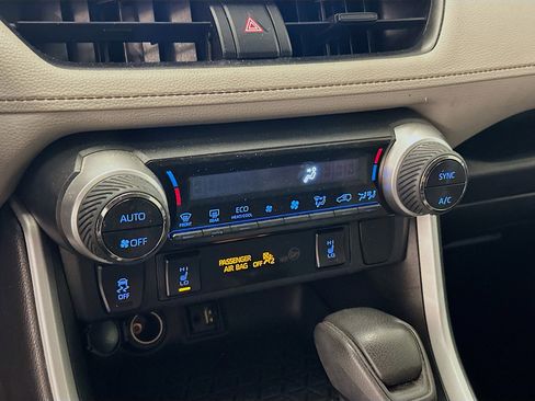 Used 2019 Toyota RAV4 XLE w/ Convenience Package AWD/4WD image 24