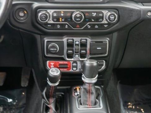 Used 2021 Jeep Gladiator Rubicon w/ Dual Top Group AWD/4WD image 18
