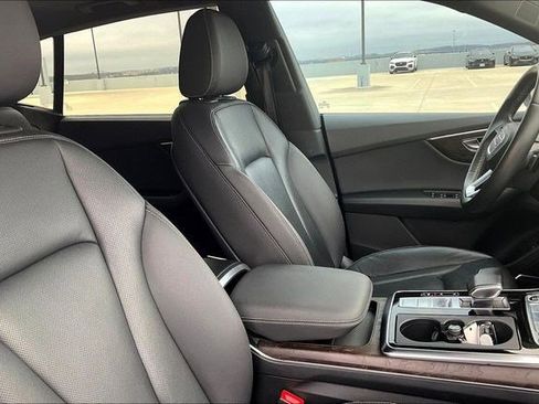 Used 2021 Audi Q8 Prestige w/ Prestige Package image 7