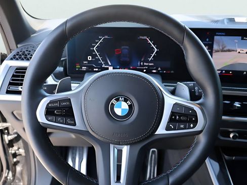 Used 2025 BMW X5 M60i AWD/4WD image 32
