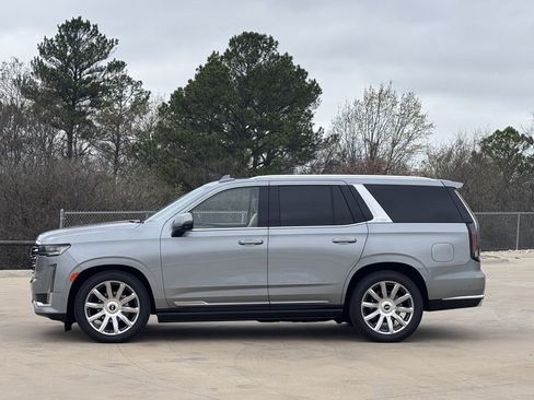 Used 2024 Cadillac Escalade Premium Luxury Platinum image 3