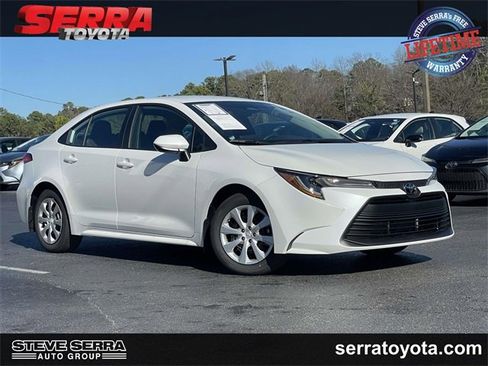 Used 2026 Toyota Corolla SE image 1