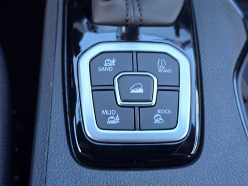 New 2026 Nissan Frontier SV w/ SV Convenience Package AWD/4WD image 40
