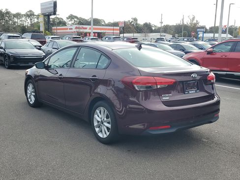Used 2017 Kia Forte LX w/ LX Popular Package image 4