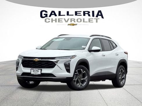 New 2026 Chevrolet Trax LT image 1