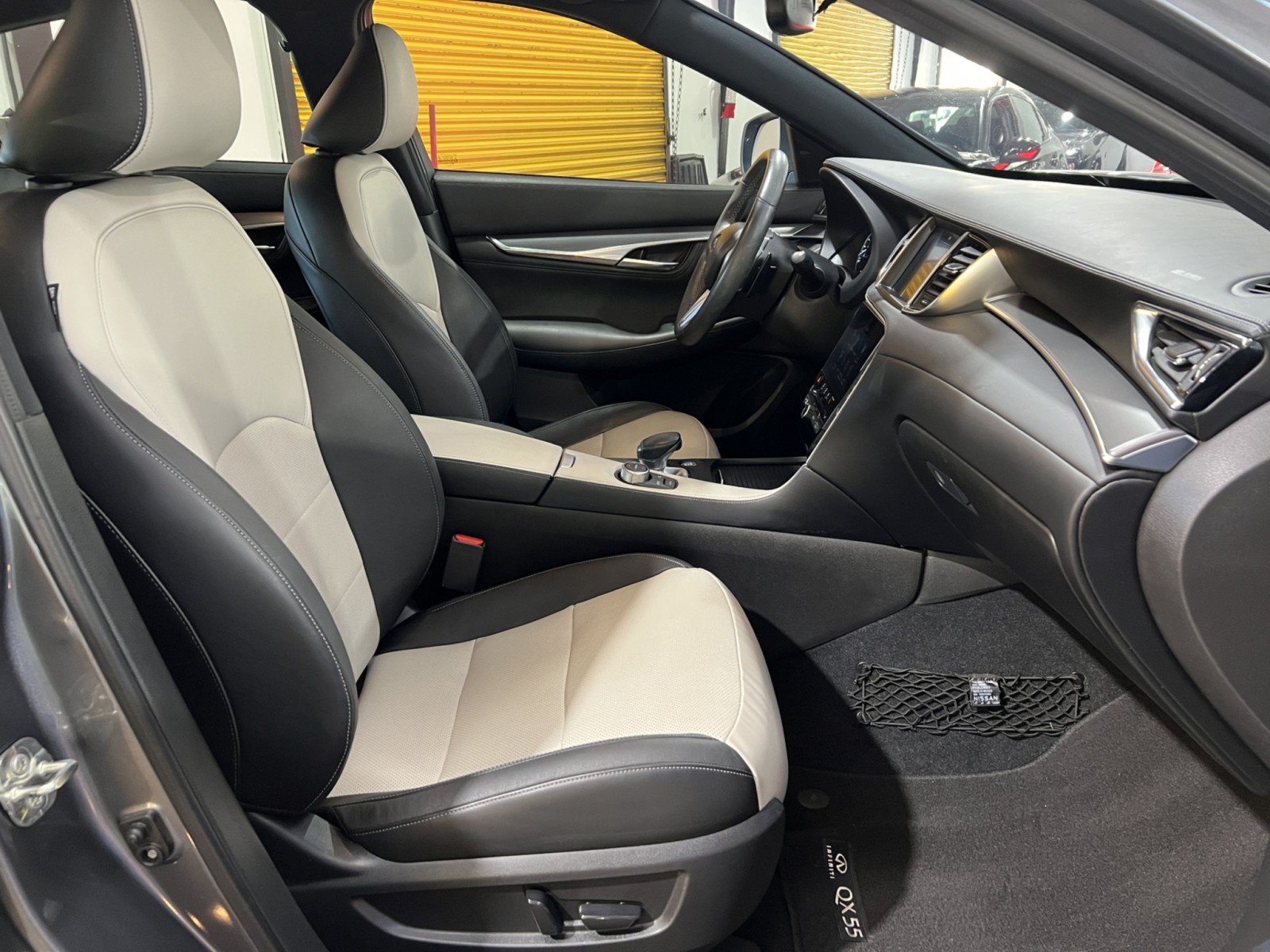 Used 2023 INFINITI QX55 Luxe w/ Cargo Package AWD/4WD image 17