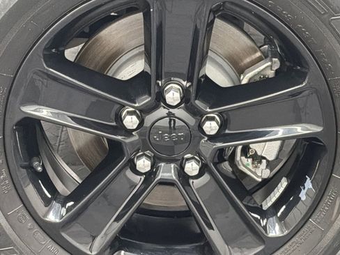 Used 2022 BMW X4 xDrive30i w/ Premium Package 2 image 5