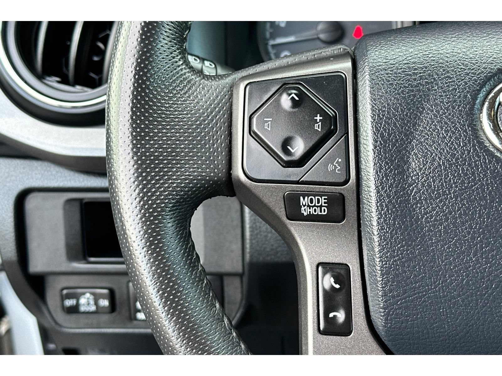 Used 2018 Toyota Tacoma TRD Pro AWD/4WD image 26