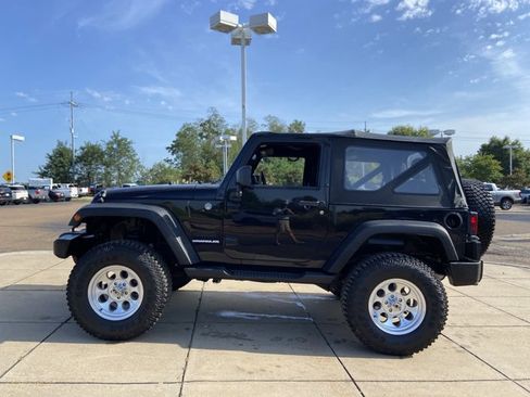 Used 2014 Jeep Wrangler Sport w/ Connectivity Group AWD/4WD image 7