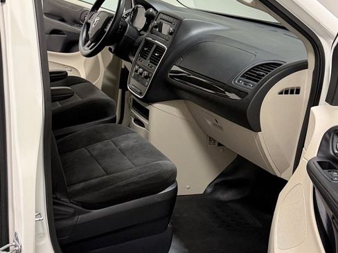 Used 2013 RAM C/V Tradesman image 11