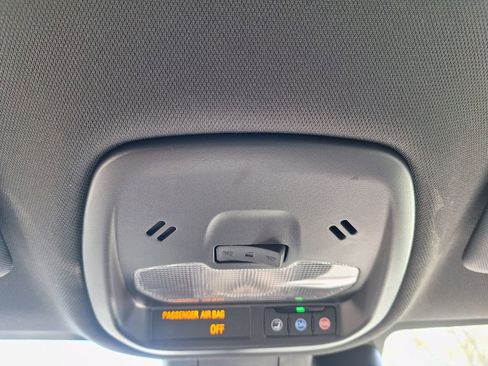 Used 2025 Buick Envista Preferred image 16