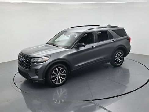 Certified 2025 Ford Explorer ST-Line AWD/4WD image 45