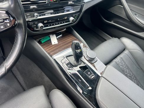 Used 2021 BMW 530i xDrive w/ Premium Package AWD/4WD image 15
