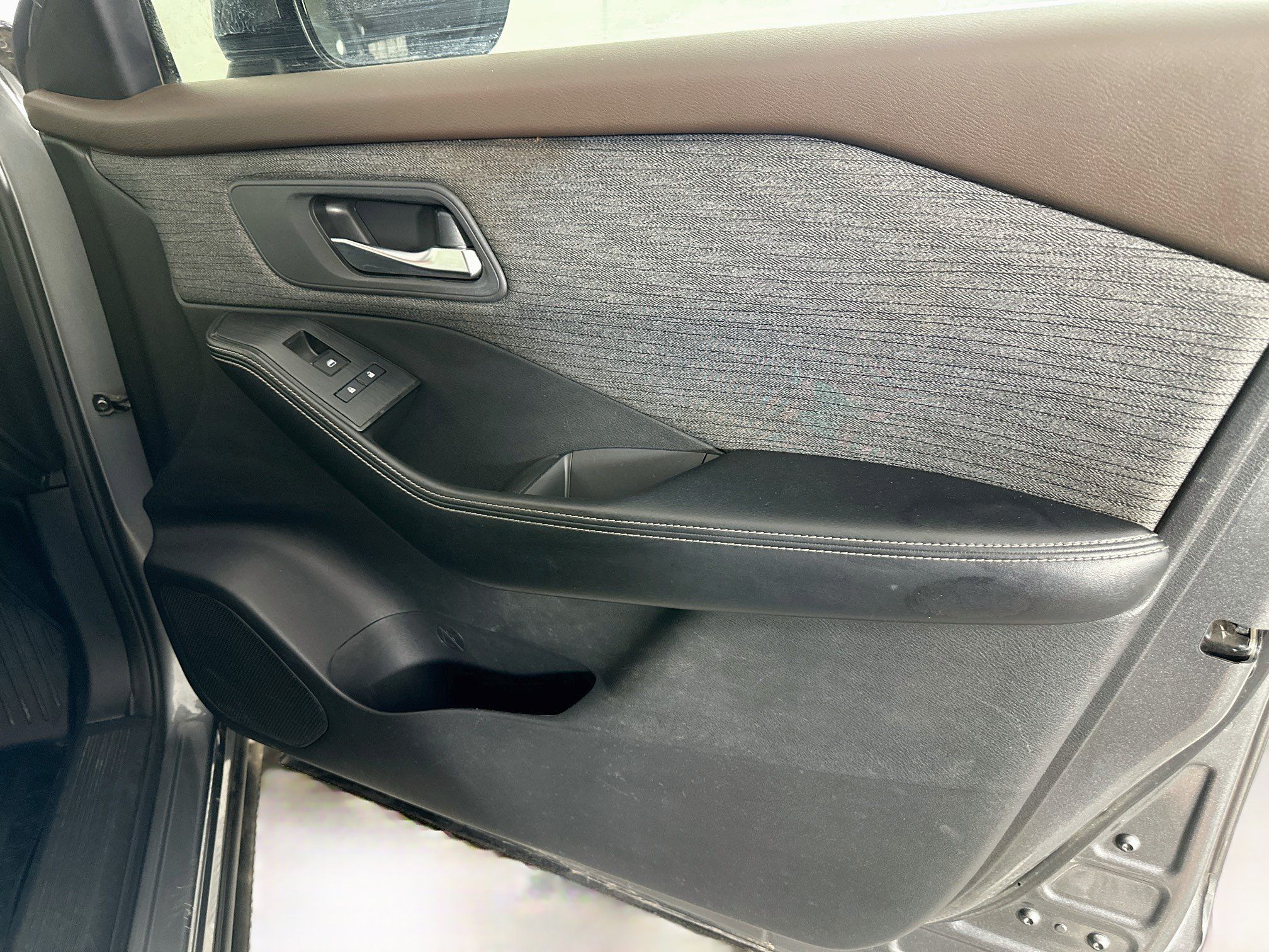Used 2021 Nissan Rogue SV FWD image 31