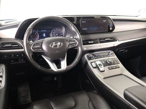 Used 2022 Hyundai Palisade SEL w/ Premium Package FWD image 2