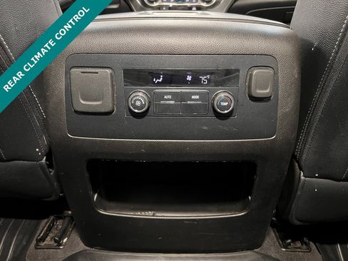 Used 2019 Chevrolet Suburban LS image 12