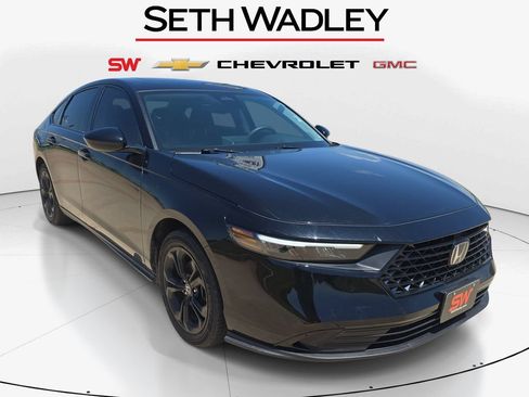 Used 2025 Honda Accord SE image 37