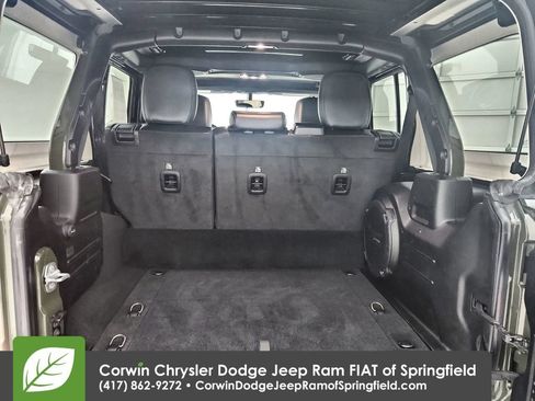 Used 2021 Jeep Wrangler Unlimited Sahara w/ Cold Weather Group AWD/4WD image 22