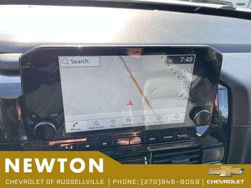 Used 2025 Nissan Pathfinder SL AWD/4WD image 11