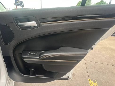 Used 2017 Chrysler 300 S w/ 300S Premium Group RWD image 32