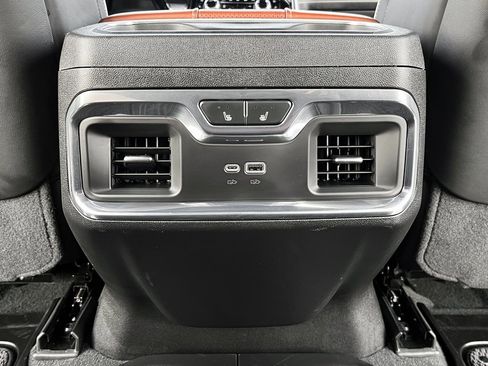 Used 2025 GMC Sierra 2500 Denali Ultimate image 26