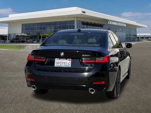 Used 2025 BMW 330i Sedan w/ Convenience Package image 11