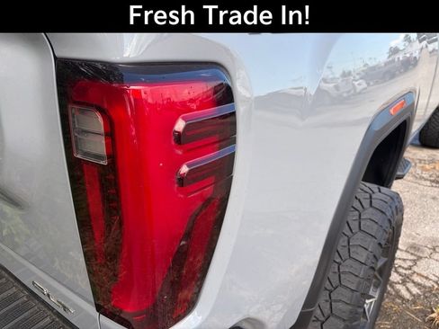 Used 2025 Chevrolet Silverado 2500 ZR2 w/ Technology Package AWD/4WD image 9