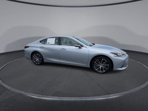 Used 2024 Lexus ES 350 w/ Premium Package FWD image 2