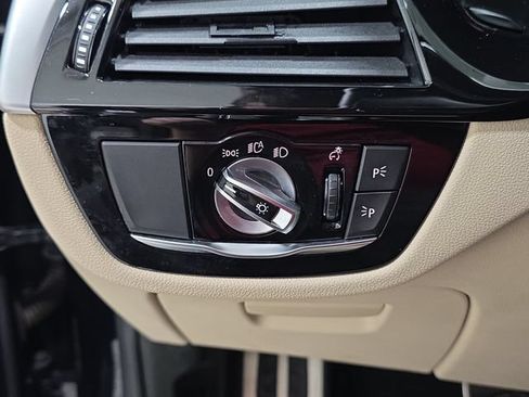 Used 2019 BMW M550i xDrive w/ Premium Package 2 AWD/4WD image 25