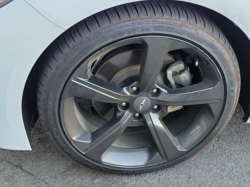 Used 2019 Genesis G70 2.0T Advanced w/ Sport Package RWD image 7