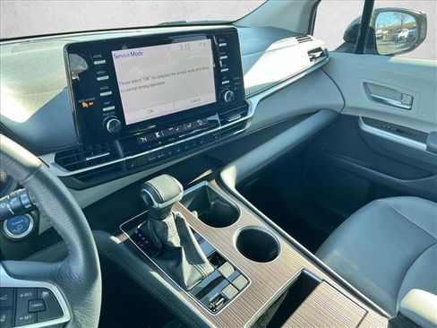 Certified 2021 Toyota Sienna XLE image 15