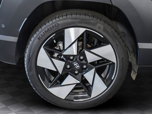 Used 2024 Hyundai Kona Limited image 30