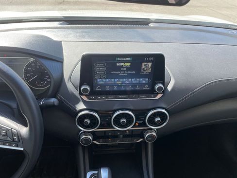 Used 2025 Nissan Sentra SV image 17