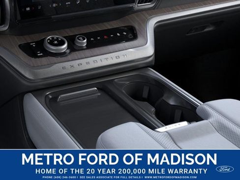 New 2026 Ford Expedition Platinum image 16