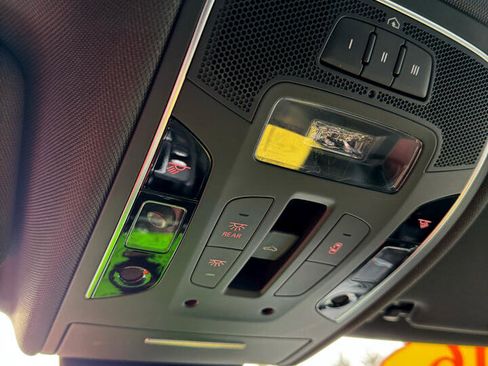 Used 2016 Audi S6 Prestige w/ Prestige Package image 16