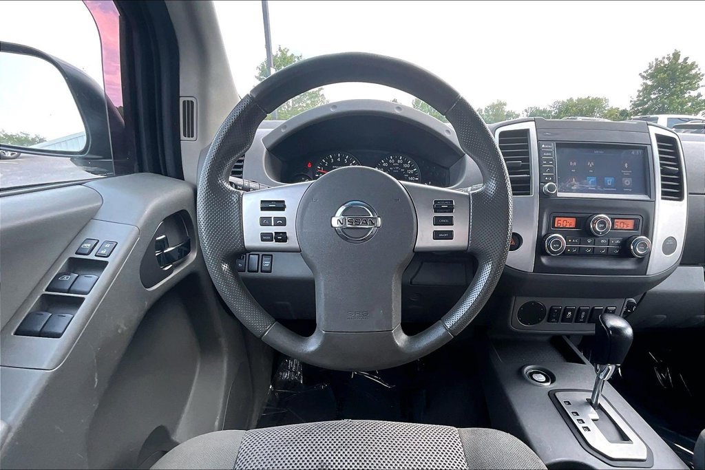 Used 2020 Nissan Frontier 2WD Crew Cab image 11