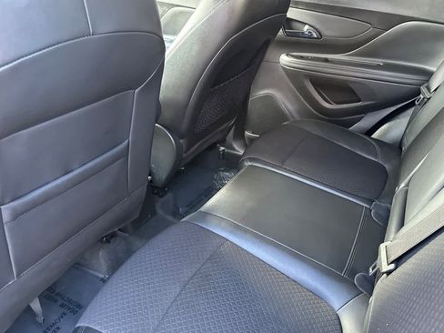 Used 2019 Buick Encore Preferred image 4