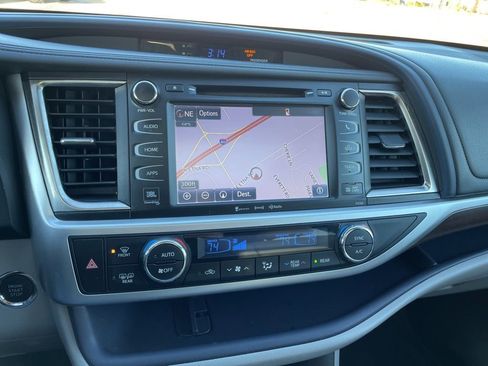 Used 2016 Toyota Highlander Limited image 20